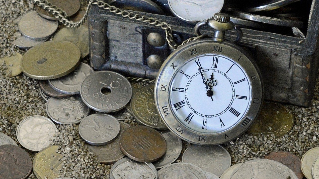 reloj de bolsillo low cost con monedas